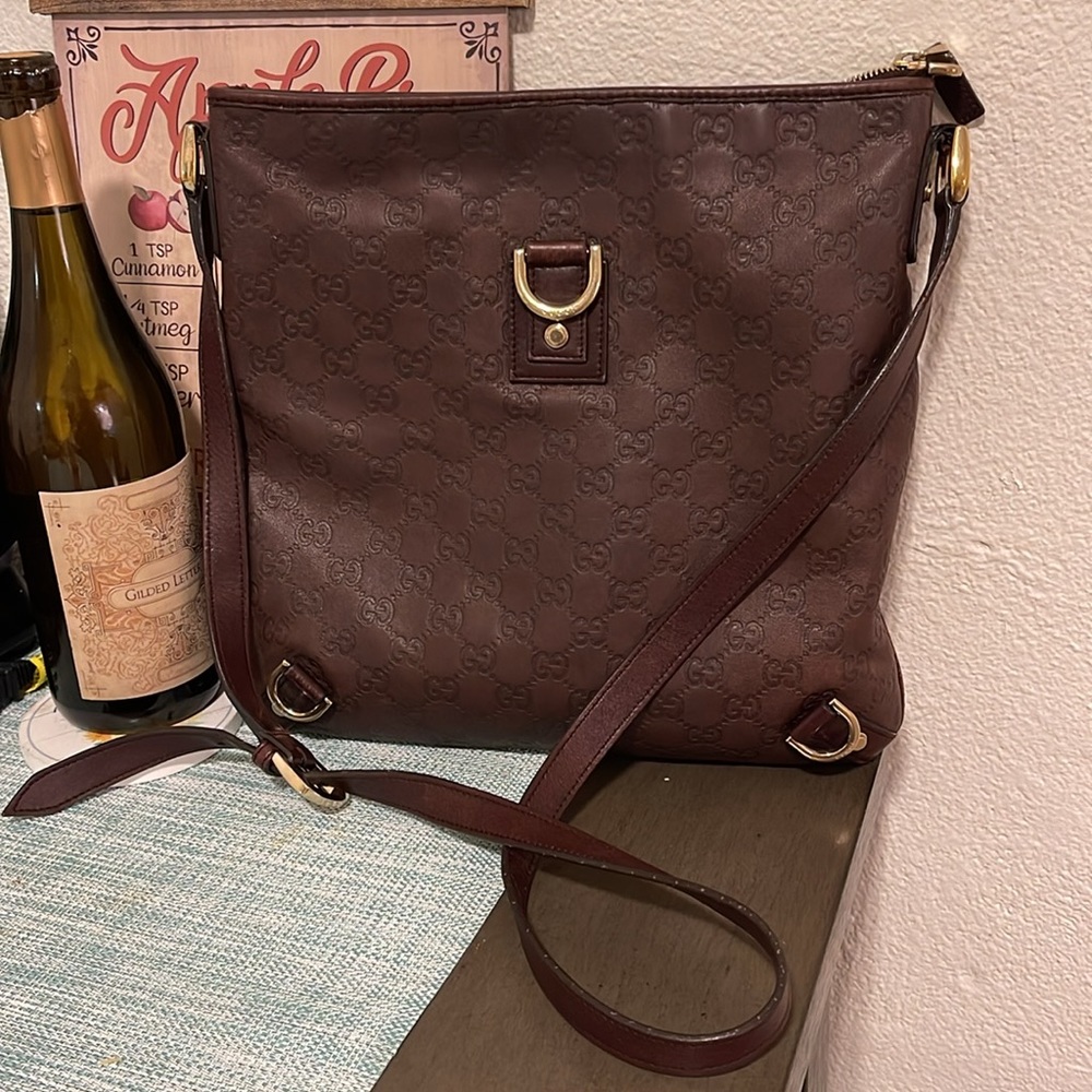 Preowned use Gucci crossbody